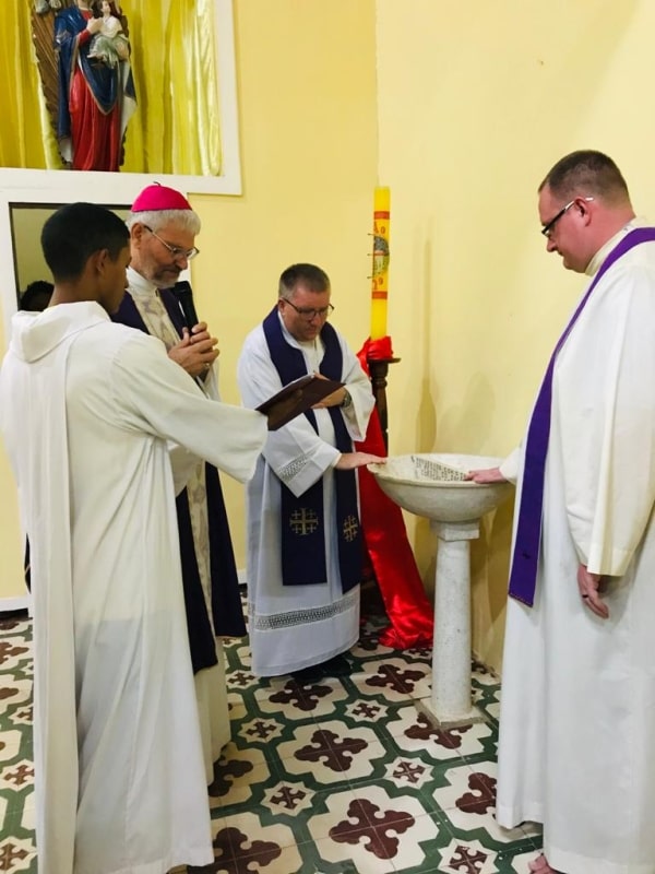 Msza Św. przekazanie chrzcielnicy